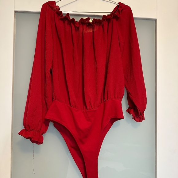 Off the Shoulder Ruffle Bodysuit - Picture 2 of 5